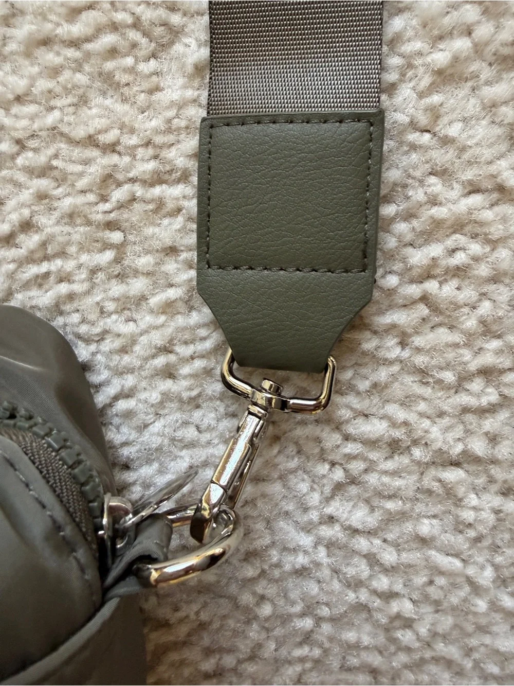 Women’s Crossbody Sling Bag in olive green - Minimal Everyday Carry